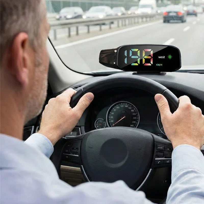 🚗✨ Solární HUD tachometr s varováním před radary – bezpečná jízda bez rozptylování!