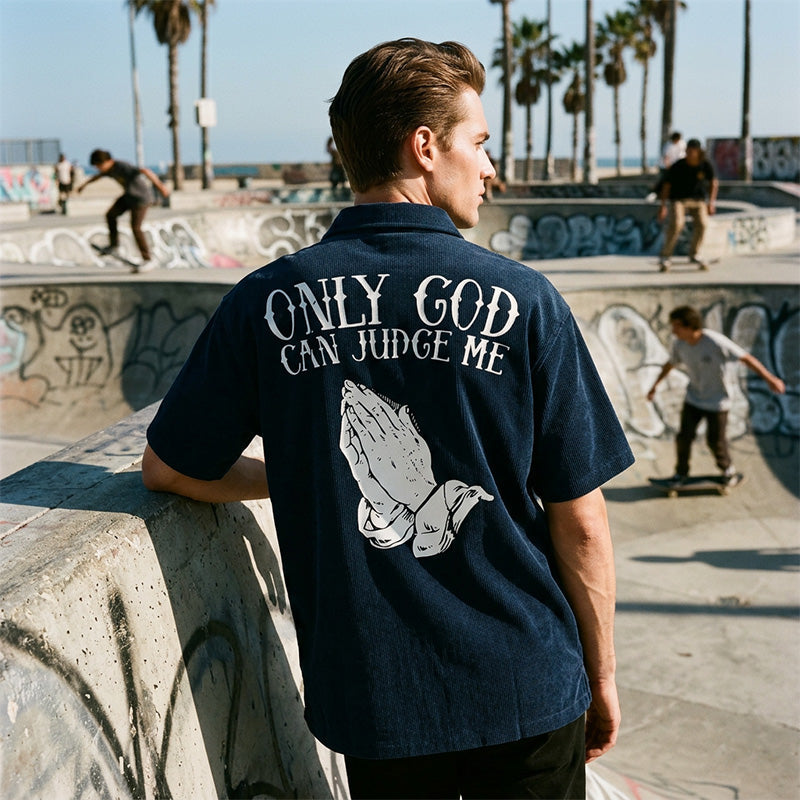 👕 Pánské tričko s motivem Modlících se rukou – výrazný a stylový design 🖤