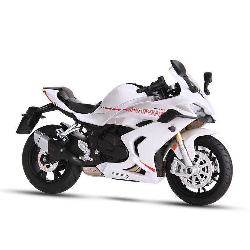 🌟 Model motocyklu v měřítku 1:12 – Interaktivní světla a zvuky! 🏍️