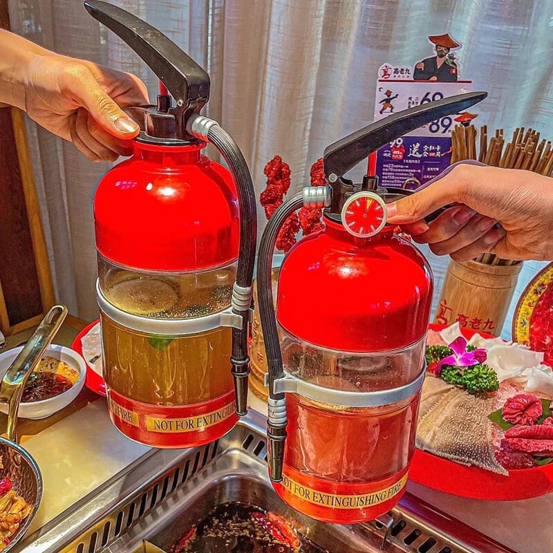 🧯 Kbelík na pivo ve tvaru hasicího přístroje – 2 litry ruční výčep ⚽🍺